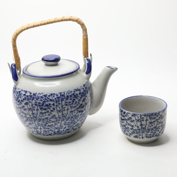 Vintage Blue & White Asian Tea Set Bamboo Design Rattan Handle Pot & Cup - Picture 3 of 6